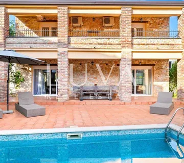 Funtana, luksuzna kuća s bazenom za prodaju,blizina Poreča - cover