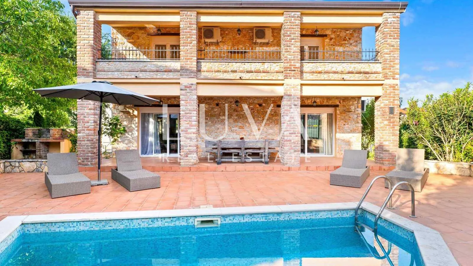 Funtana, luksuzna kuća s bazenom za prodaju,blizina Poreča - cover