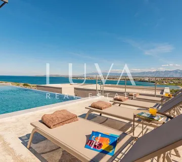 Povljana, Pag, luksuzna kuća s bazenom blizu mora na prodaju - cover