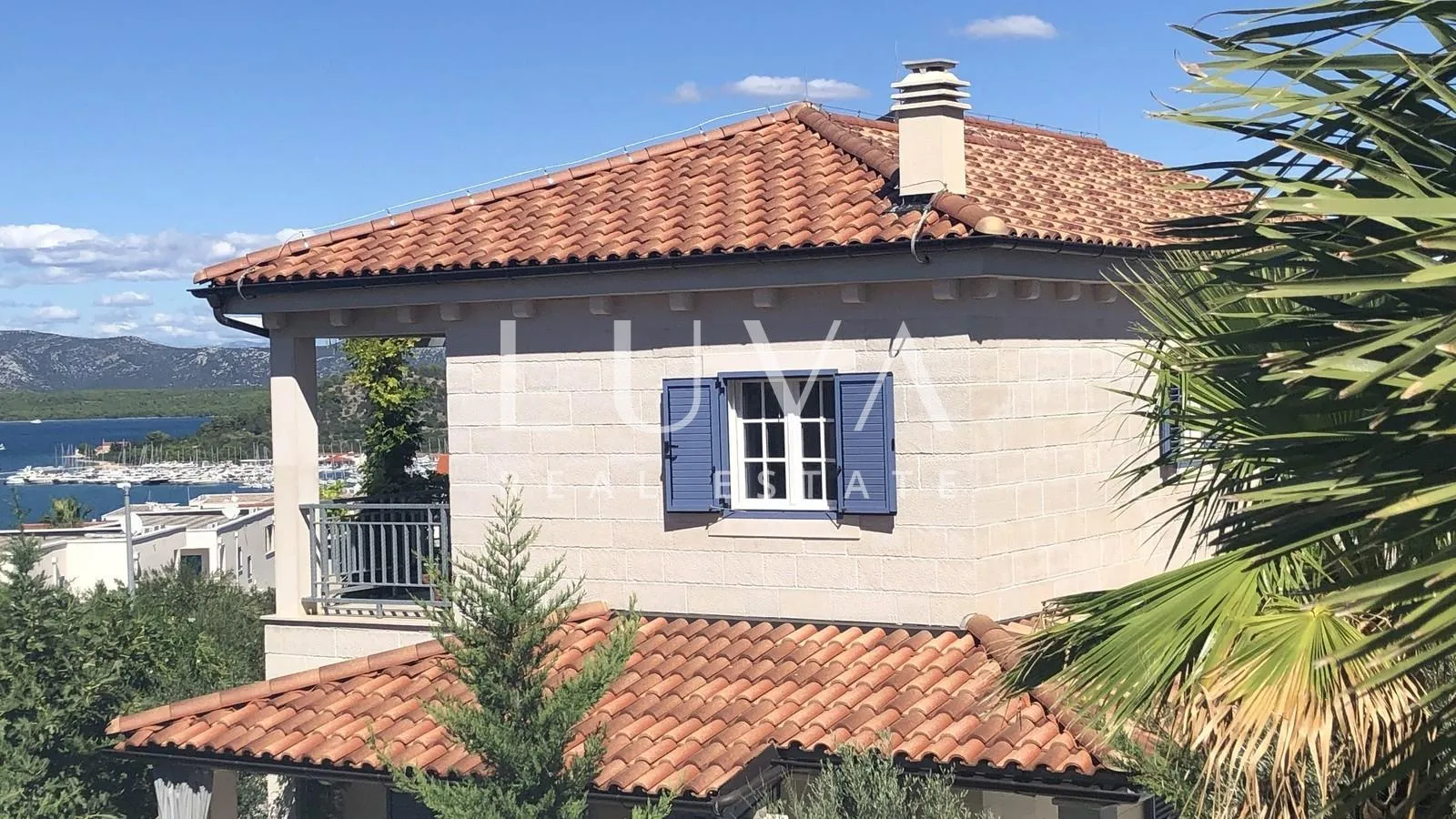 Murter, Betina, luksuzna kuća 148m2 s bazenom na prodaju - cover