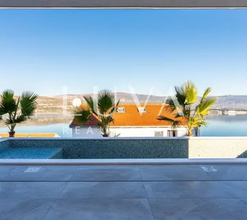 Čiovo, Mastrinka, nova luksuzna vila s bazenom uz more - cover