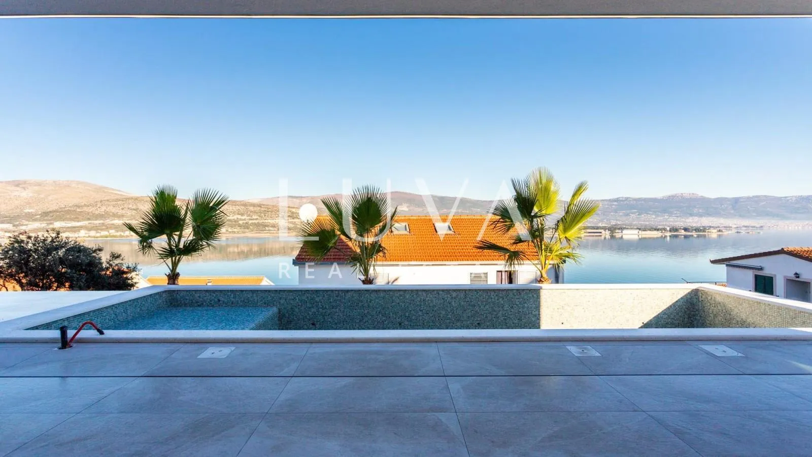 Čiovo, Mastrinka, nova luksuzna vila s bazenom uz more - cover