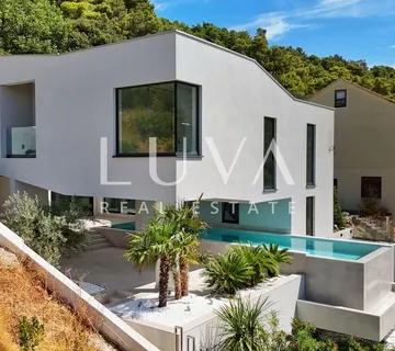 Korčula, luksuzna vila s bazenom uz more na prodaju - cover