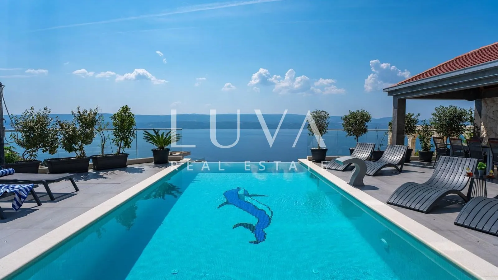 Stanići, Omiš, luksuzna vila s bazenom blizu mora na prodaju - cover