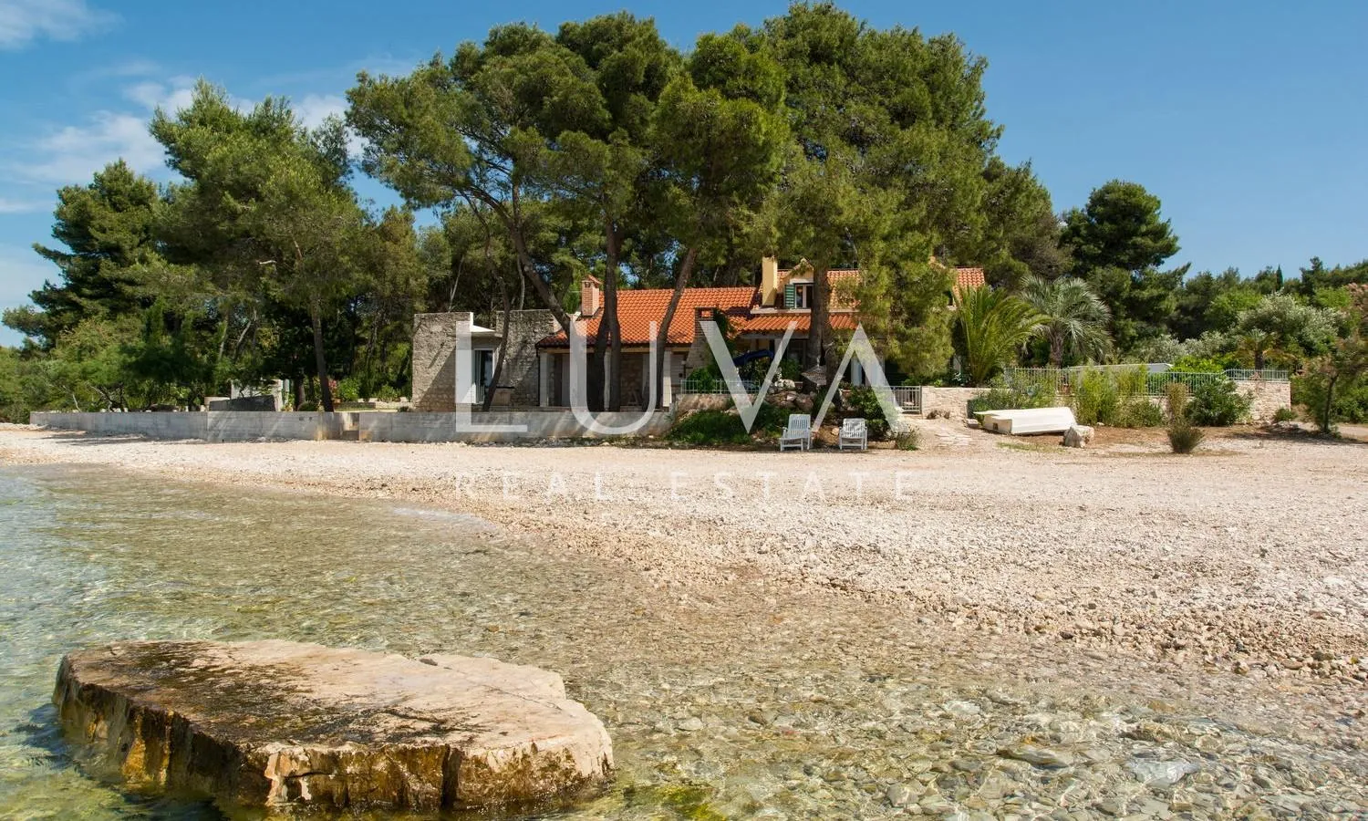 Supetar, Brač, kuća prvi red uz more, odlična prilika - cover