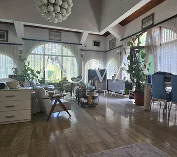 Lekenik, Pešćenica, prostrana obiteljska kuća na prodaju - cover