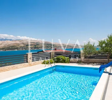 Pag, luksuzna vila s bazenom blizu mora na prodaju - cover