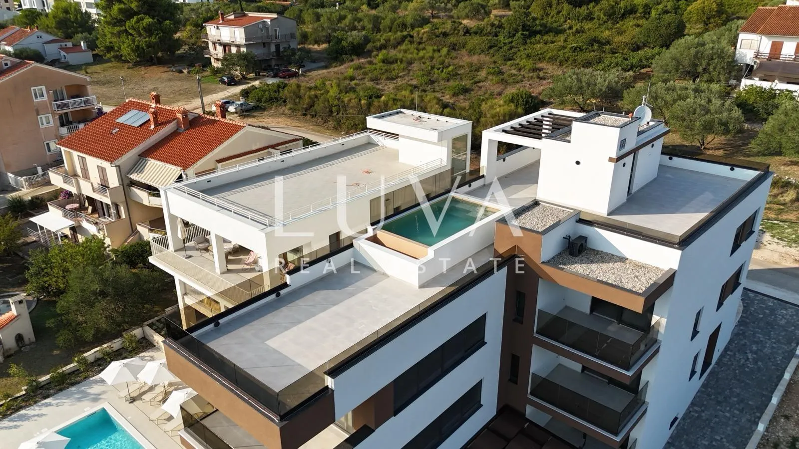 Zadar, Kožino, luksuzan stan s bazenom u novogradnji na prodaju - cover