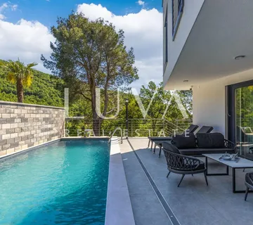 Mošćenička Draga, luksuzna kuća s bazenom na prodaju - cover