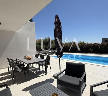 Kaštel Stari, Split, moderna luksuzna kuća s bazenom na prodaju - cover