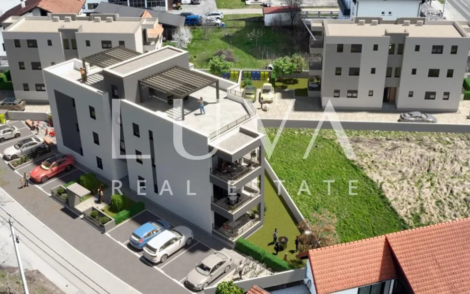 Zagreb, Gornji stupnik, stan s dvije spavaće sobe na 2. katu s krovna terasa 92 m² - cover