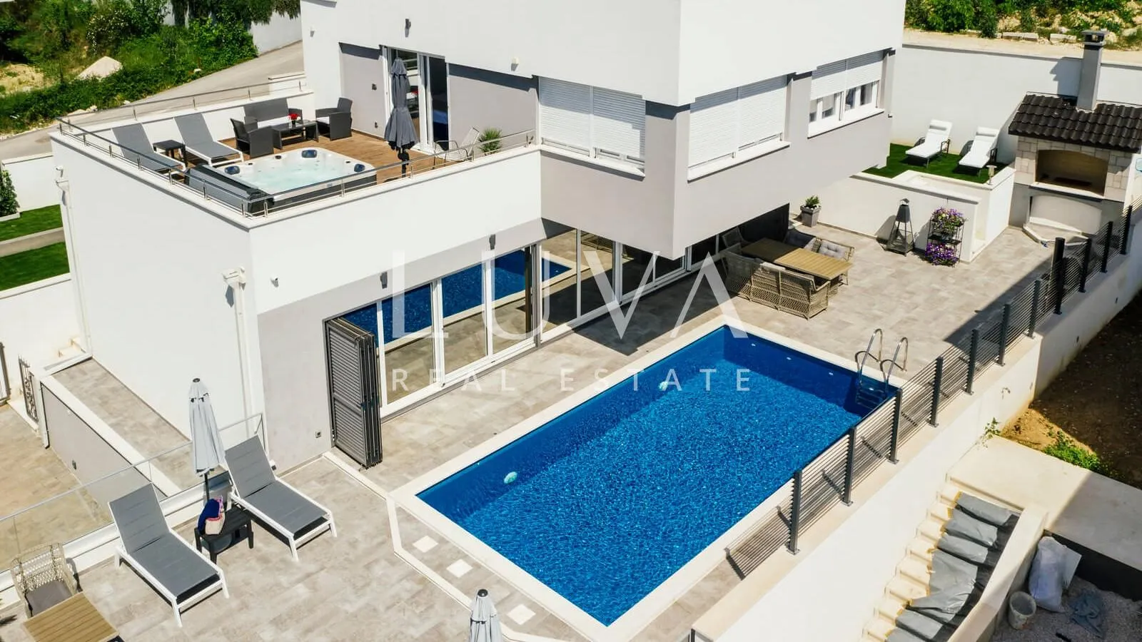 Luksuzna kuća s bazenom blizu mora u Podstrani - cover