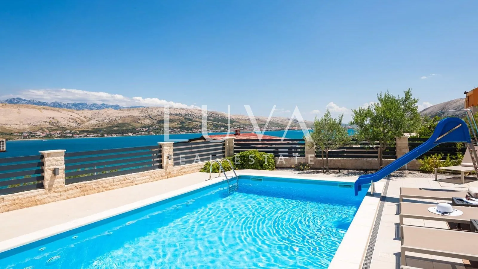 Pag, luksuzna vila s bazenom blizu mora na prodaju - cover