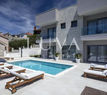 Split, luksuzna vila s pogledom na more, 220 m2 za dugoročni najam - cover