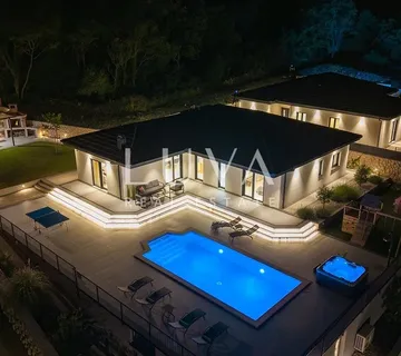 Imotski, moderna kuća s bazenom i panoramskim pogledom na prodaju, 150 m2 - Grubine, Podbablje