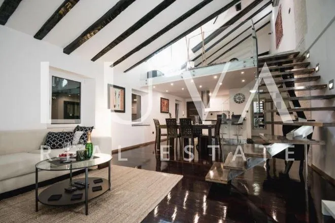 Šibenik, ekskluzivan stan 90 m2 s galerijom u srcu grada - cover