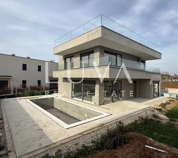 Poreč, moderna samostojeća kuća s bazenom i pogledom na more, 233 m²