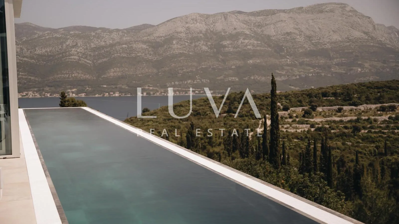 Korčula, luksuzna vila s bazenom blizu mora na prodaju - cover