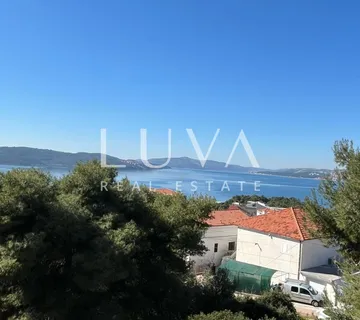 Čiovo, apartmanska kuća 540m2 s pogledom na more, prodaja - Okrug Gornji, Okrug