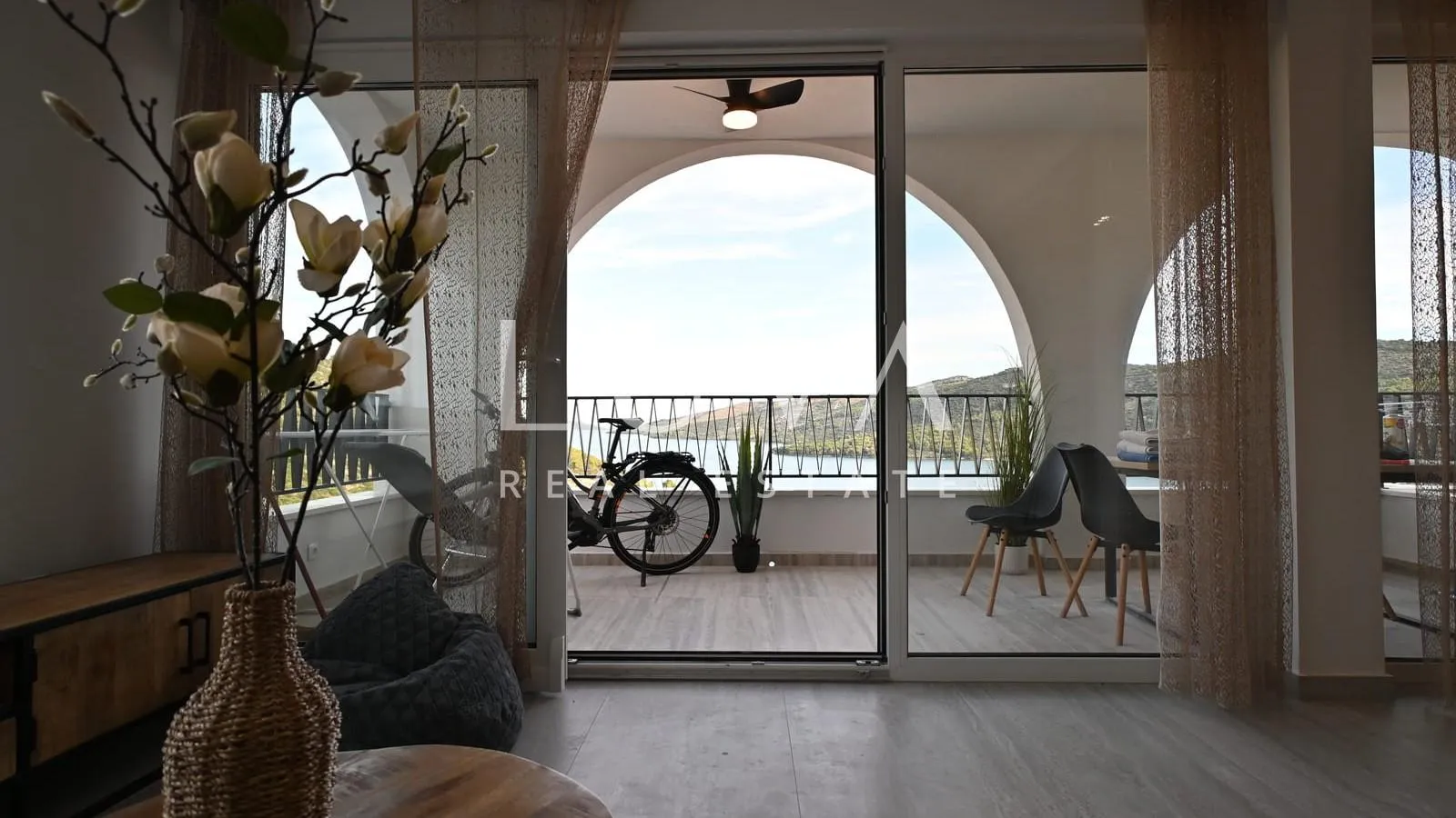 Marina, Trogir, apartman 75 m2 blizu mora na prodaju - cover