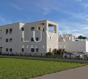Poreč, Mali Maj, moderni stan na prvom katu, 91,28 m2