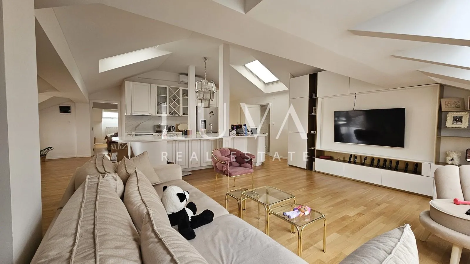 Zagreb, Ježdovec, raskošna kuća s bazenom na prodaju - cover