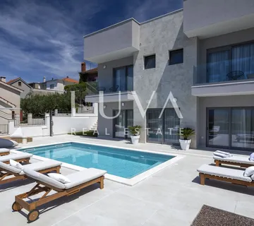 Split, luksuzna vila s pogledom na more, 220 m2 za dugoročni najam - Žrnovnica, Split