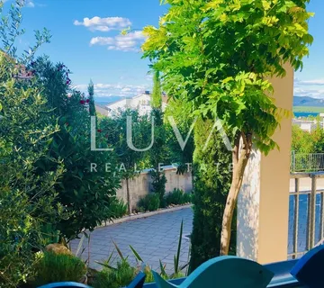 Murter, Betina, luksuzna kuća 148m2 s bazenom na prodaju - Betina, Tisno