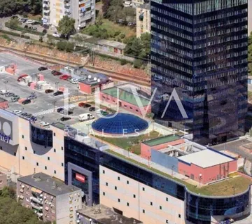 Rijeka, poslovni prostor na 5. katu u Tower centru, 27 m²