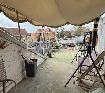 Zagreb, Britanski trg, stan za adaptaciju na 3.katu, 120 m2