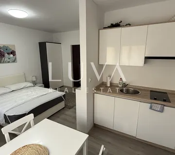 Zagreb, Črnomerec, garsonijera na 2. katu, 27 m²