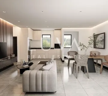Poreč, Mali Maj, moderni stan u prizemlju s vrtom, 98,55 m2