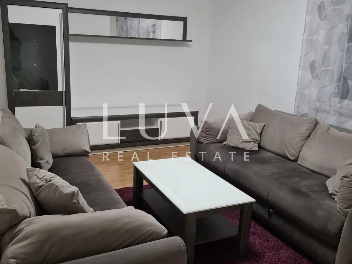 Poreč, Novo naselje, trosobni stan s balkonom za najam u blizini mora, 80 m² - cover