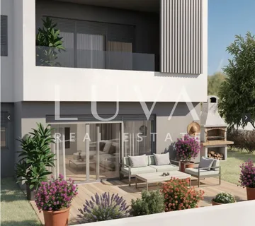 Kaštel Stari, 3S stan, vrt od 140m2 + parking mjesto u novogradnji - Kaštel Stari, Kaštela