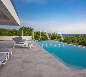 Jadranovo, luksuzna vila s bazenom blizu mora na prodaju - cover