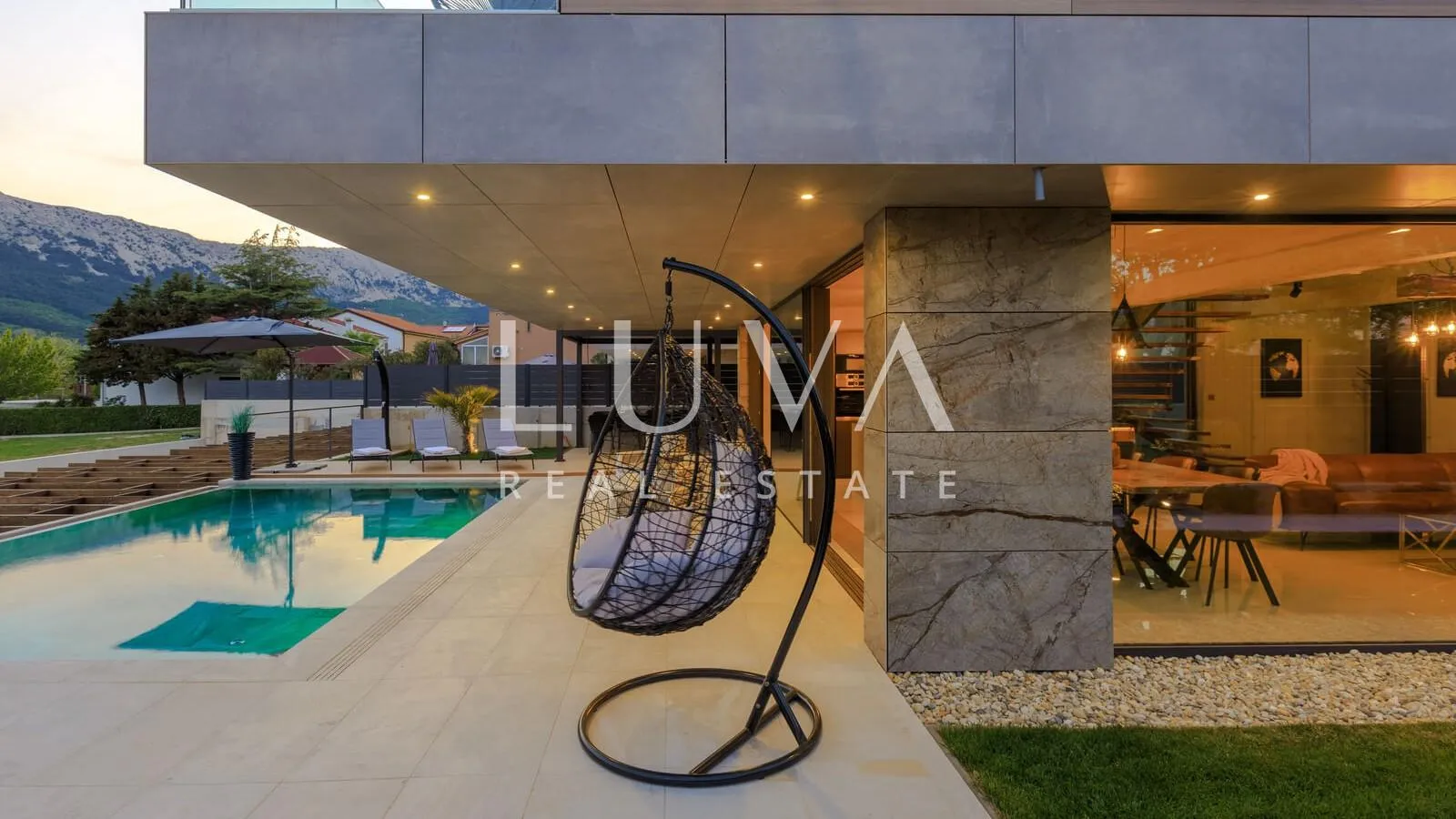 Baška, Krk, luksuzna vila s bazenom i Jacuzzi-jem blizu mora - cover