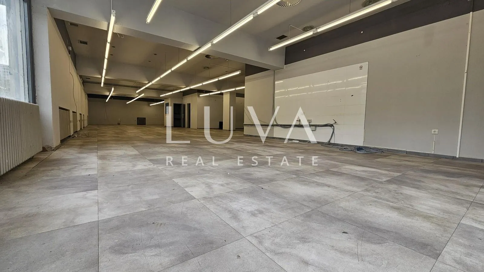 Zagreb, Travno, atraktivan poslovni prostor 240m2+ terasa 64m2 - cover