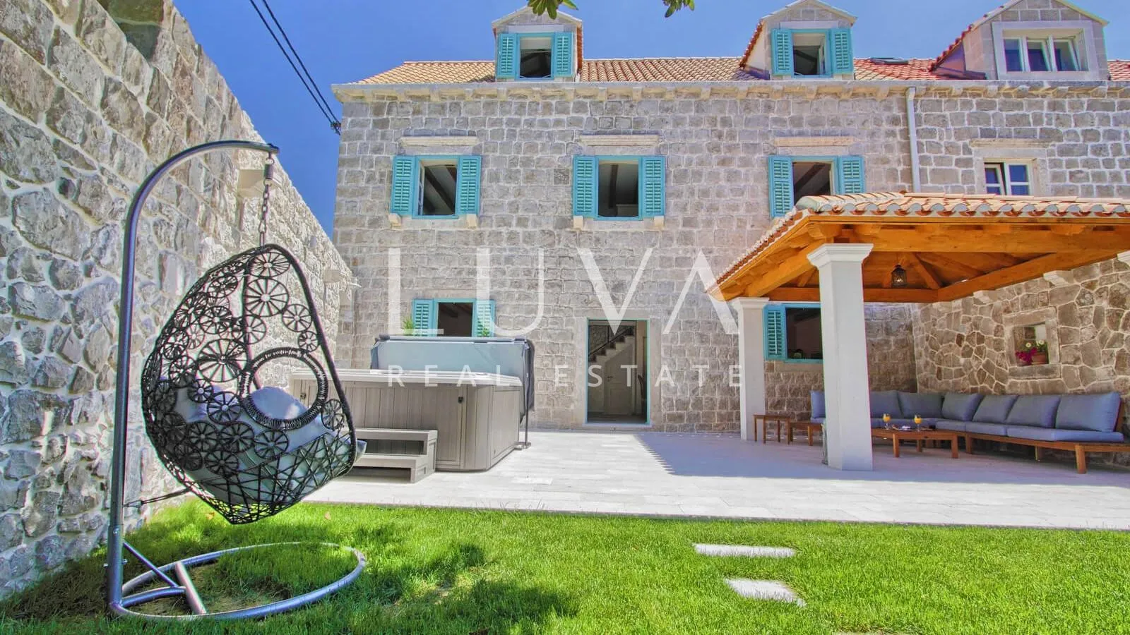 Luksuzna kuća blizu mora u Cavtatu na prodaju - cover