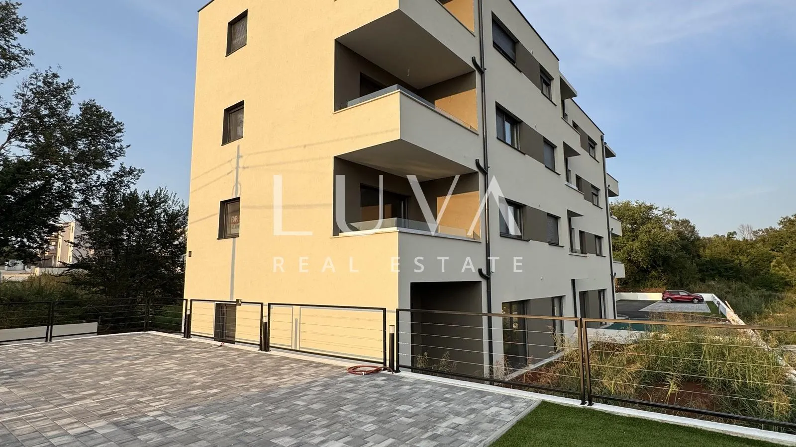 Istra, Tar, moderni stan u prizemlju s dvorištem, 88,16 m2 - cover