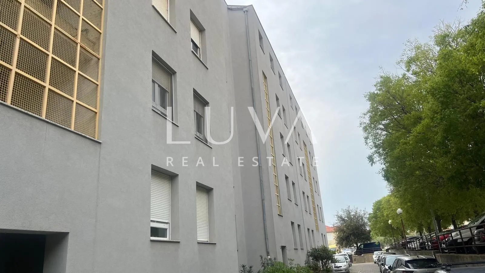 Zadar, Bili Brig, prostran i opremljen 4S stan 87 m2 na prodaju - cover