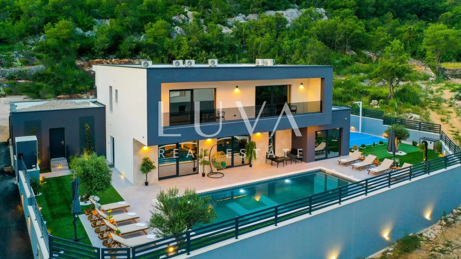 Zagvozd, luksuzna vila s bazenom na prodaju - cover