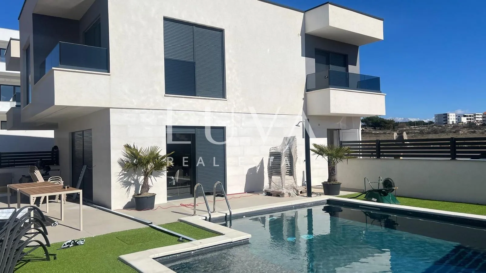 Pag, Povljana, luksuzna kuća s bazenom u blizini mora na prodaju - cover