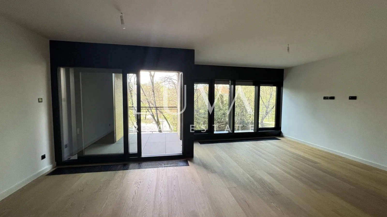 Zagreb, Ribnjak, luksuzan 5-sobni stan na drugom katu 143 m2 na prodaju - cover