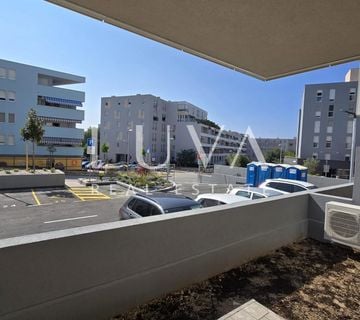 Split, Žnjan, novogradnja, dvoetažan stan 112 m2 + garaža, vrt - cover
