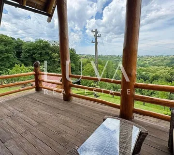 Varaždinske Toplice, Martinkovec, jedinstvena drvena kuća - cover