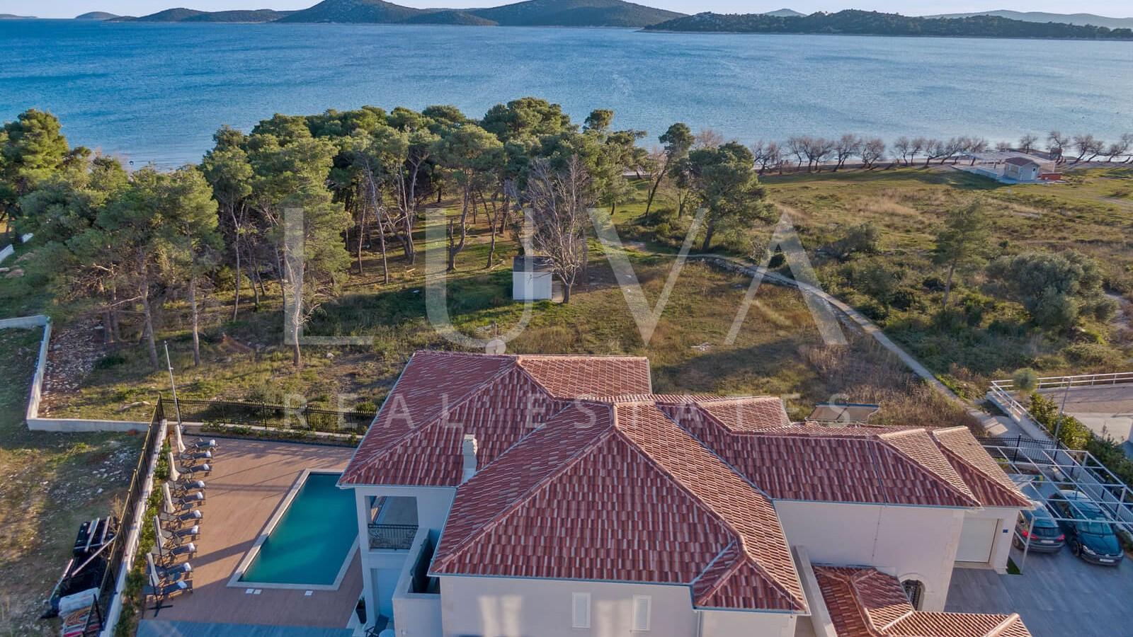 luxury-real-estate-for-sale-villa-with-pool-luva-real-estates_7_crop_watermark_6_1706169607