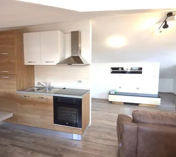 VABRIGA-STAN SA GARAŽOM NA PRODAJI 800 M OD MORA (prodaja) - cover