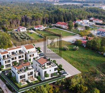 Poreč , okolica , Moderna kuća sa 3 etaže , 2km od mora - cover