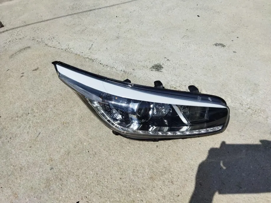 KIA CEED II 2012- PREDNJI DESNI LED FAR NOVI 92102-A2220 - cover