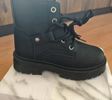 CRNE GLEŽNJAČE - cover